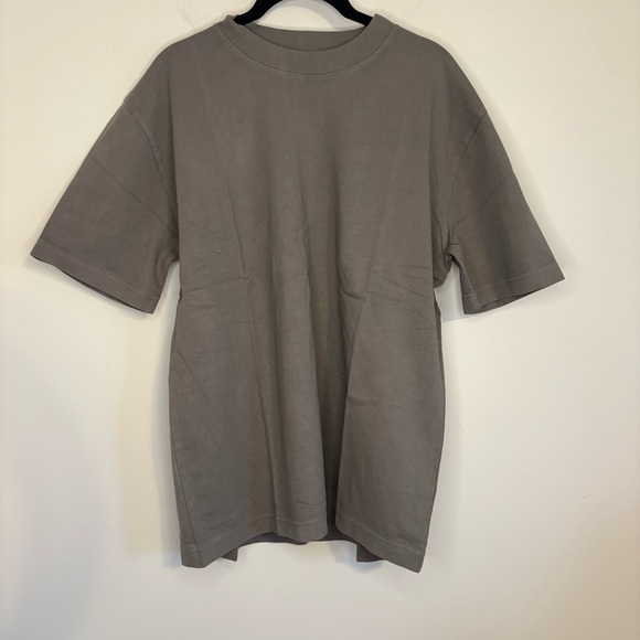 YZY Yeezy Gap Light Gray Street Wear T-Shirt NEW Size Small Unreleased - Picture 2 of 7
